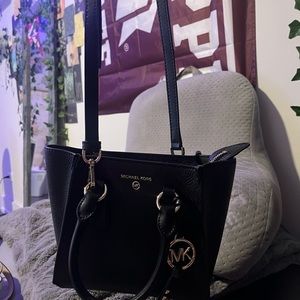 Micheal Kors Purse